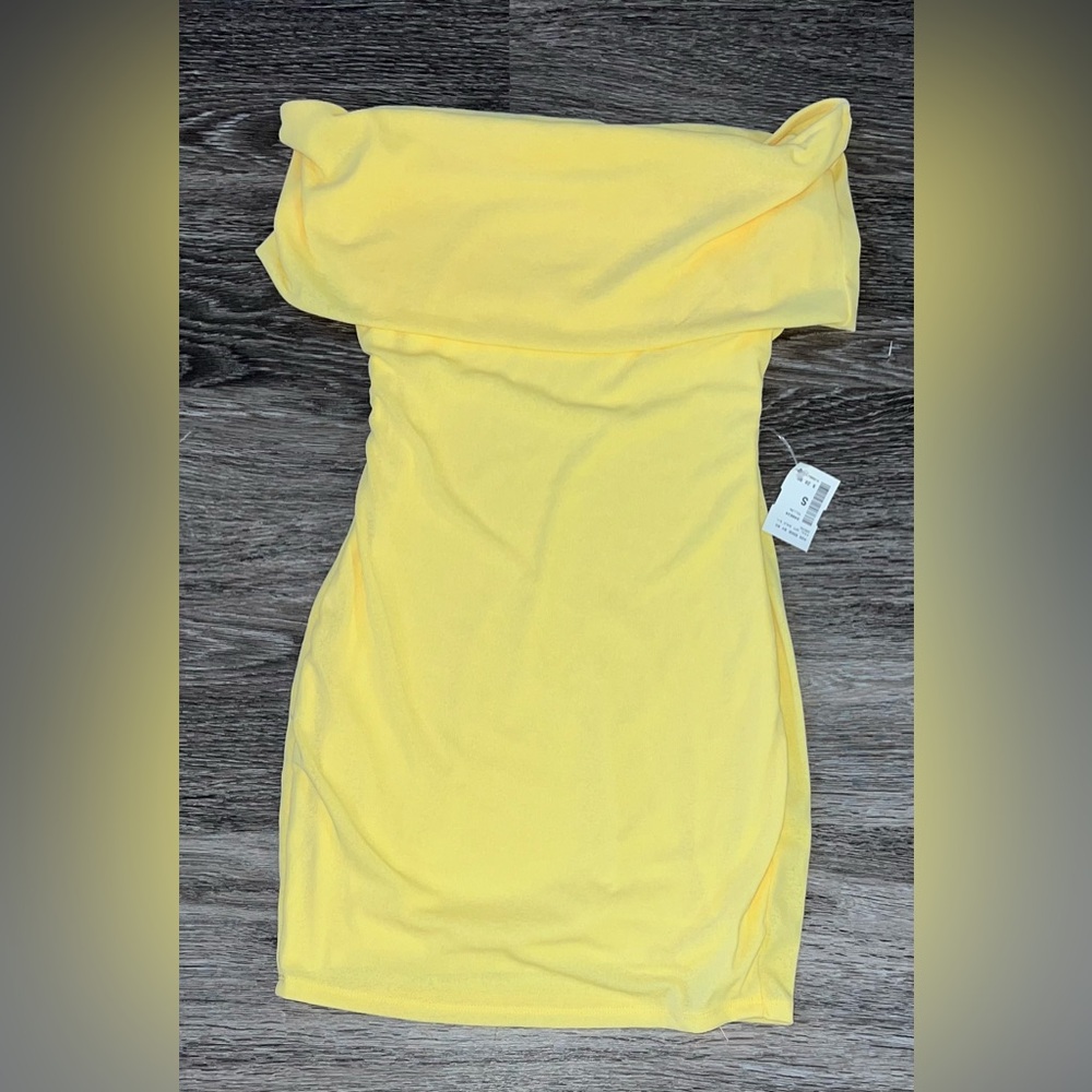 NWT Fold-Over Off the Shoulder Pastel Yellow Mini Dress by Edge (Small)